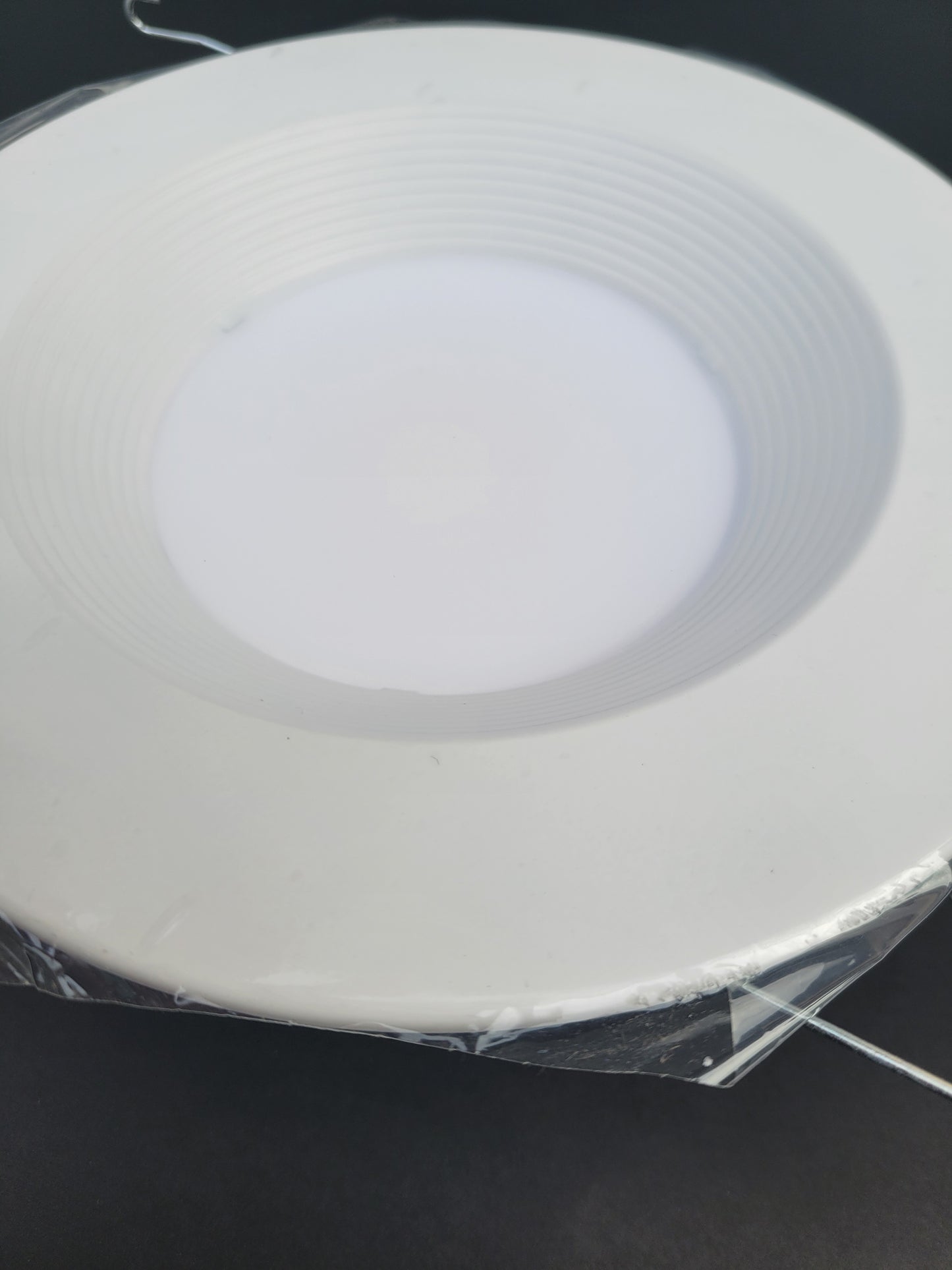 IR-5500 Series 5 and 6 Inch LED Retrofit Light – Baffle & Flat Trim | 5CCT, 1050 Lumens/15W, Dimmable