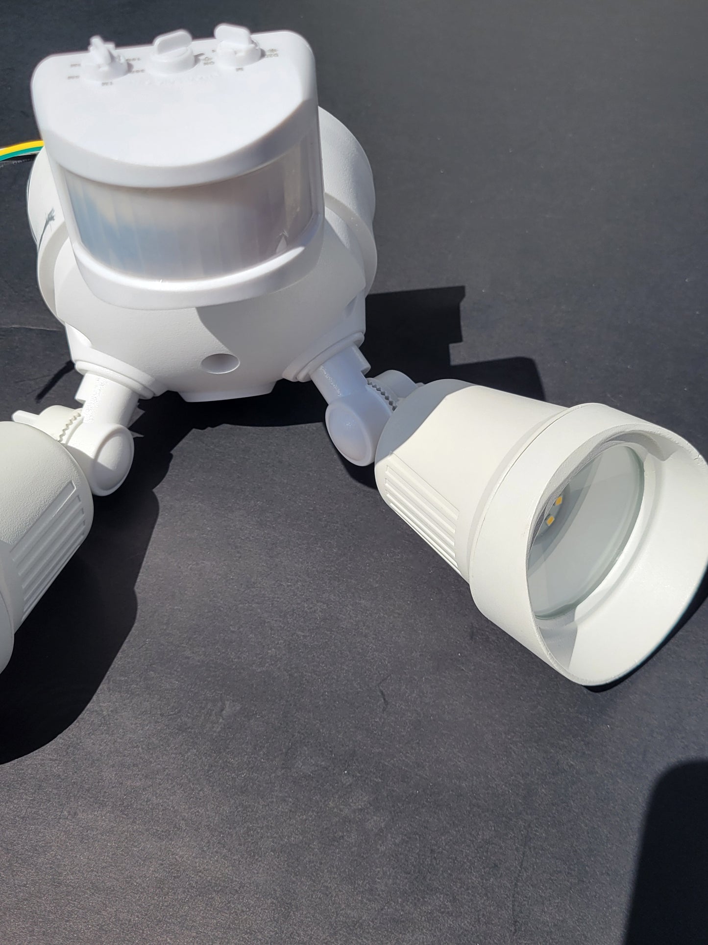 LED Motion Sensor Floodlight | Dual Head 24W | IP65 Outdoor Security Light | 4000K Neutral White | Adjustable Motion Detection & Dusk to Dawn Sensor